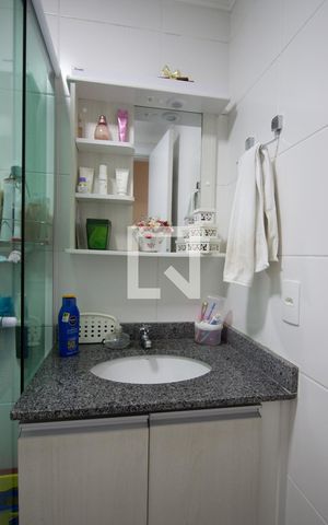 Apartamento para alugar com 60m², 2 quartos e 1 vagasuíte