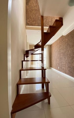 Apartamento à venda com 109m², 2 quartos e 1 vagaEscada