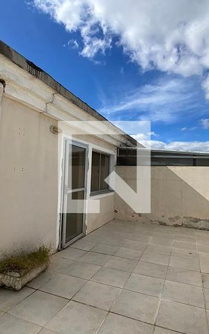 Apartamento à venda com 109m², 2 quartos e 1 vagaSacada da Sala 2