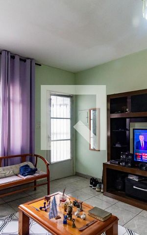 Casa à venda com 130m², 2 quartos e 1 vaga Casa à venda com 130m², 2 quartos e 1 vagaSala