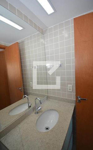 Apartamento para alugar com 65m², 2 quartos e 1 vagaBanheiro da Suíte