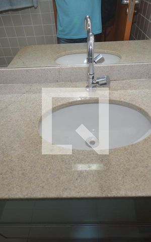 Apartamento para alugar com 65m², 2 quartos e 1 vagaBanheiro da Suíte