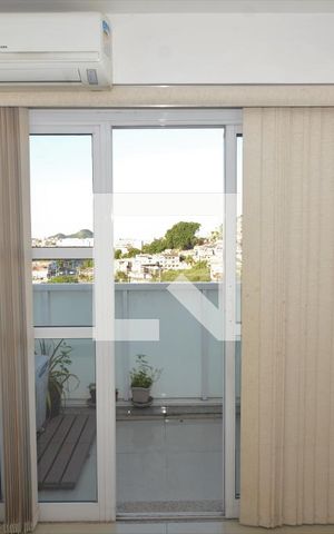 Apartamento para alugar com 65m², 2 quartos e 1 vagaSala