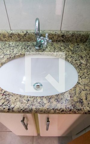Apartamento para alugar com 130m², 2 quartos e 2 vagas Apartamento para alugar com 130m², 2 quartos e 2 vagasBanheiro do quarto 1