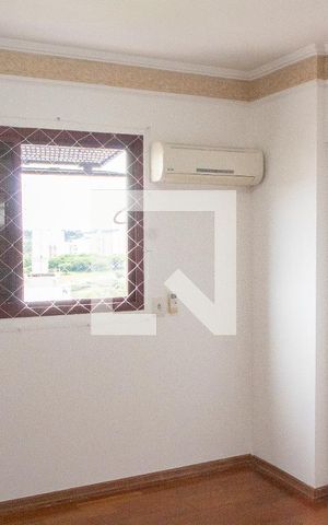 Apartamento à venda com 296m², 4 quartos e 3 vagas Apartamento à venda com 296m², 4 quartos e 3 vagasSUITE CONJUGADA 3