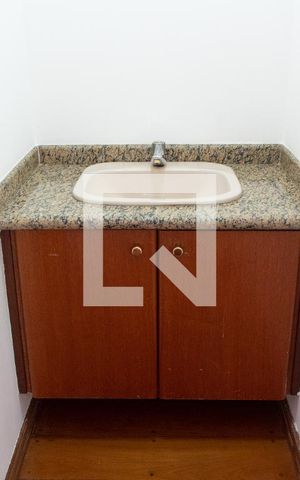 Apartamento à venda com 296m², 4 quartos e 3 vagas Apartamento à venda com 296m², 4 quartos e 3 vagasLAVABO