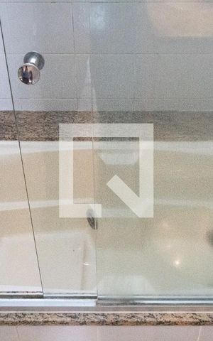 Apartamento à venda com 296m², 4 quartos e 3 vagas Apartamento à venda com 296m², 4 quartos e 3 vagasBANHEIRO DA SUITE 3