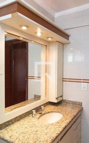 Apartamento à venda com 296m², 4 quartos e 3 vagas Apartamento à venda com 296m², 4 quartos e 3 vagasBANHEIRO DA SUITE 3