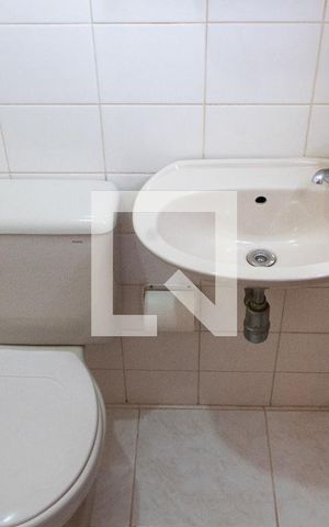 Apartamento à venda com 296m², 4 quartos e 3 vagas Apartamento à venda com 296m², 4 quartos e 3 vagasBANHEIRO QUARTO DA ÁREA DE SERVIÇO