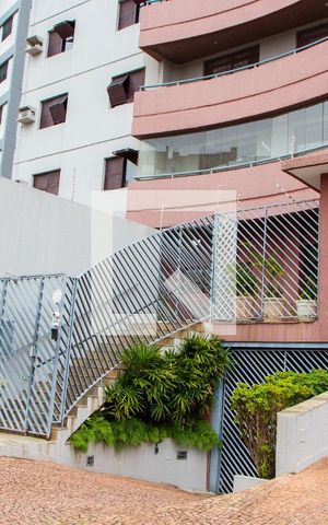 Apartamento à venda com 296m², 4 quartos e 3 vagas Apartamento à venda com 296m², 4 quartos e 3 vagasFACHADA