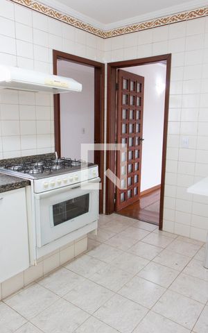 Apartamento à venda com 296m², 4 quartos e 3 vagas Apartamento à venda com 296m², 4 quartos e 3 vagasCOZINHA