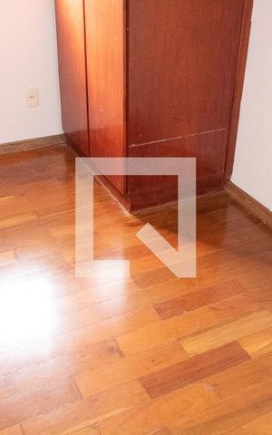 Apartamento à venda com 296m², 4 quartos e 3 vagas Apartamento à venda com 296m², 4 quartos e 3 vagasQUARTO DA ÁREA DE SERVIÇO