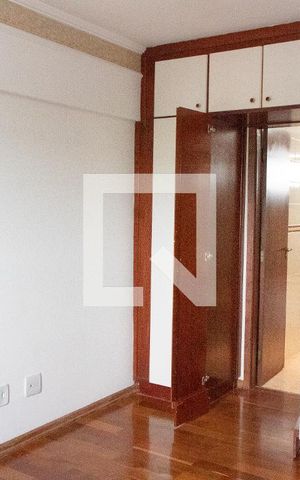 Apartamento à venda com 296m², 4 quartos e 3 vagas Apartamento à venda com 296m², 4 quartos e 3 vagasSUITE CONJUGADA 3