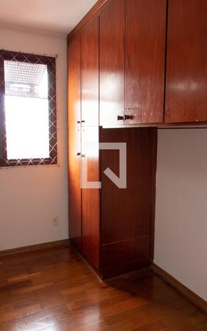 Apartamento à venda com 296m², 4 quartos e 3 vagas Apartamento à venda com 296m², 4 quartos e 3 vagasQUARTO DA ÁREA DE SERVIÇO