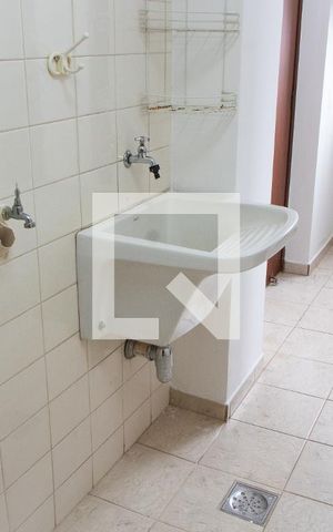 Apartamento à venda com 296m², 4 quartos e 3 vagas Apartamento à venda com 296m², 4 quartos e 3 vagasÁREA DE SERVIÇO