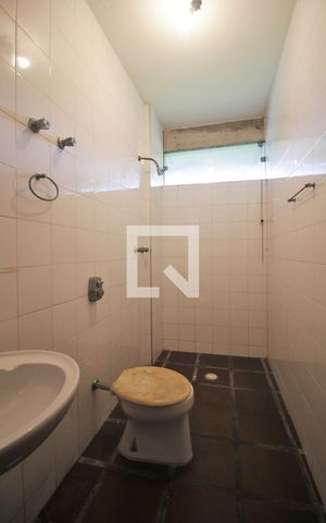 Casa à venda com 650m², 6 quartos e sem vagaBanheiro