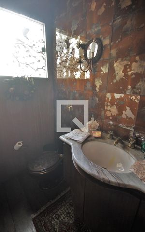 Casa à venda com 650m², 6 quartos e sem vagaLavabo