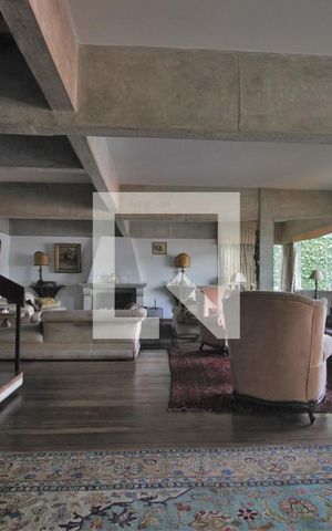 Casa à venda com 650m², 6 quartos e sem vagaSala