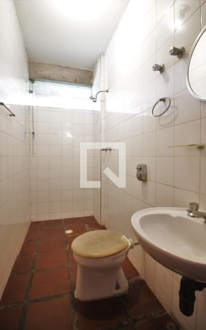 Casa à venda com 650m², 6 quartos e sem vagaBanheiro