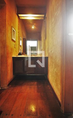 Casa à venda com 650m², 6 quartos e sem vagaBanheiro da Suíte 1