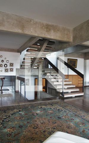 Casa à venda com 650m², 6 quartos e sem vagaSala