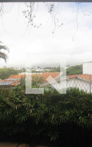 Casa à venda com 650m², 6 quartos e sem vagaVista da sala
