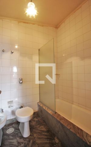 Casa à venda com 650m², 6 quartos e sem vagaBanheiro da Suíte 4