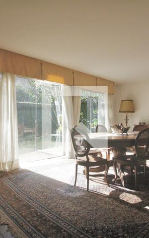 Casa à venda com 650m², 6 quartos e sem vagaSala de jantar
