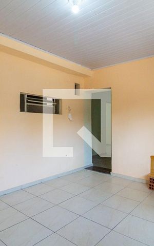 Casa de condomínio para alugar com 70m², 2 quartos e sem vaga Casa de condomínio para alugar com 70m², 2 quartos e sem vagaSala