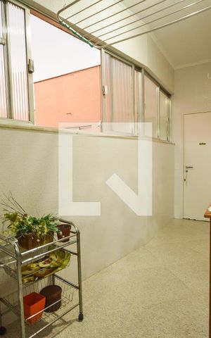 Apartamento à venda com 260m², 4 quartos e 1 vagaÁrea de Serviço