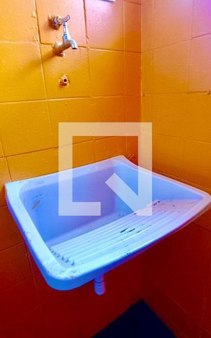 Apartamento à venda com 43m², 1 quarto e sem vaga Apartamento à venda com 43m², 1 quarto e sem vagaBanheiro social