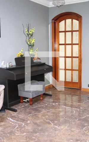 Casa à venda com 197m², 3 quartos e 2 vagas Casa à venda com 197m², 3 quartos e 2 vagasSala