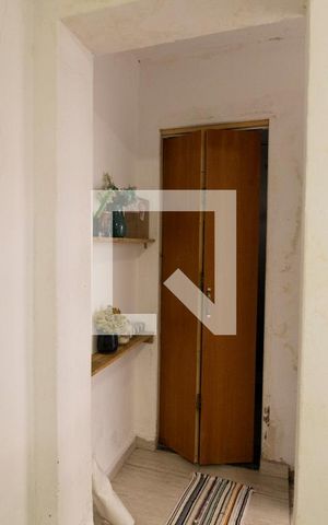 Casa à venda com 150m², 2 quartos e 2 vagas Casa à venda com 150m², 2 quartos e 2 vagasHall do Banheiro