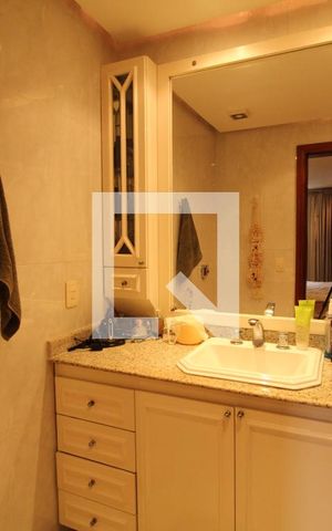 Apartamento à venda com 334m², 3 quartos e 4 vagasBanheiro - Suíte