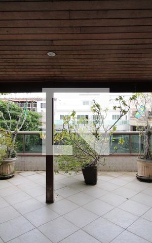 Apartamento à venda com 334m², 3 quartos e 4 vagasVista - Sala