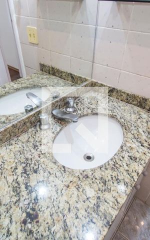 Apartamento à venda com 82m², 3 quartos e 1 vagaDetalhe banheiro