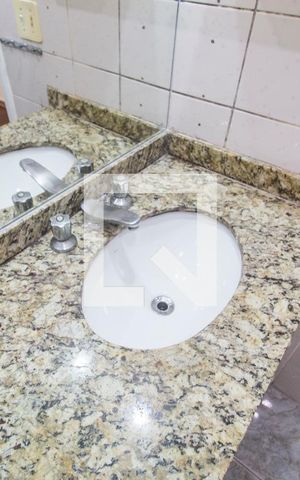 Apartamento à venda com 82m², 3 quartos e 1 vagaDetalhe banheiro