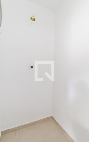 Casa para alugar com 170m², 4 quartos e 3 vagas Casa para alugar com 170m², 4 quartos e 3 vagasBanheiro de Serviço