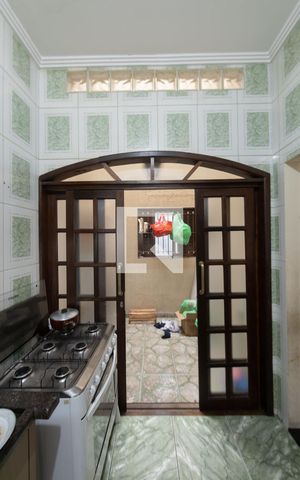Casa à venda com 270m², 2 quartos e sem vaga Casa à venda com 270m², 2 quartos e sem vagaCozinha