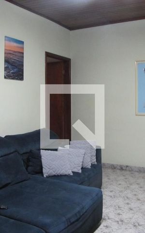 Casa à venda com 240m², 4 quartos e 4 vagasSala