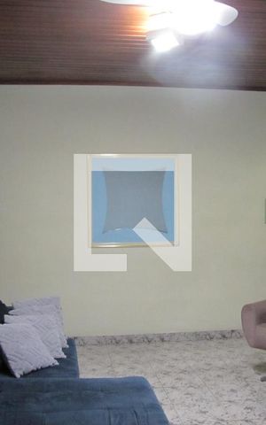 Casa à venda com 240m², 4 quartos e 4 vagasSala