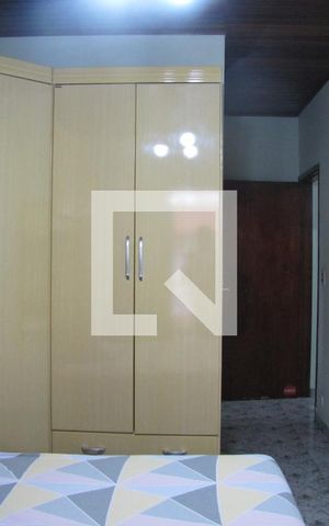 Casa à venda com 240m², 4 quartos e 4 vagasSuíte