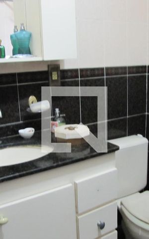 Casa à venda com 240m², 4 quartos e 4 vagasBanheiro da Suíte