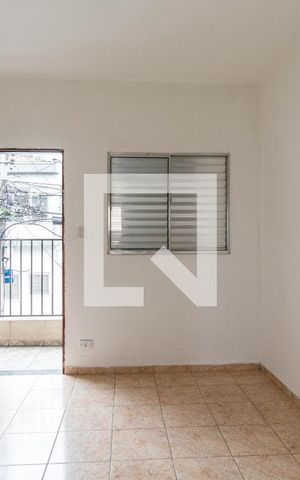 Casa para alugar com 30m², 1 quarto e sem vaga Casa para alugar com 30m², 1 quarto e sem vagaSala
