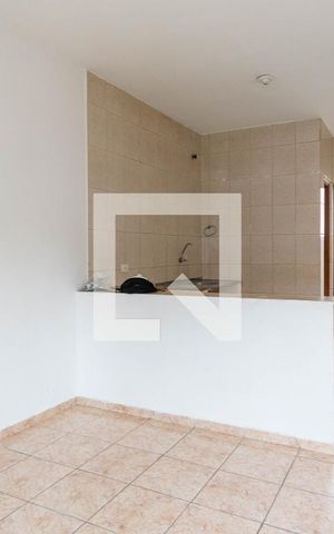 Casa para alugar com 30m², 1 quarto e sem vaga Casa para alugar com 30m², 1 quarto e sem vagaSala