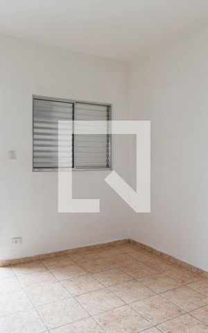 Casa para alugar com 30m², 1 quarto e sem vaga Casa para alugar com 30m², 1 quarto e sem vagaSala