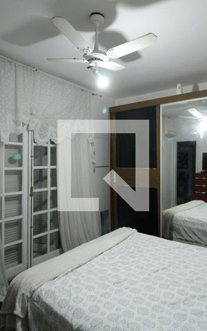 Casa à venda com 240m², 4 quartos e 4 vagasSuíte