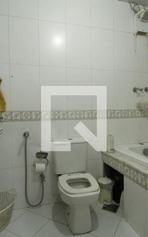 Casa à venda com 240m², 4 quartos e 4 vagasBanheiro - Suíte