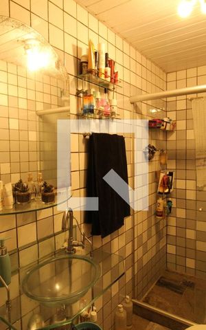 Casa à venda com 240m², 4 quartos e 4 vagasBanheiro Social
