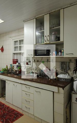 Casa à venda com 240m², 4 quartos e 4 vagasCozinha